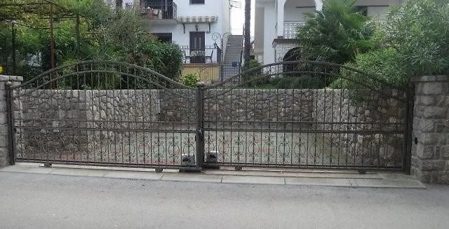 Apartmani Slavica * Malinska